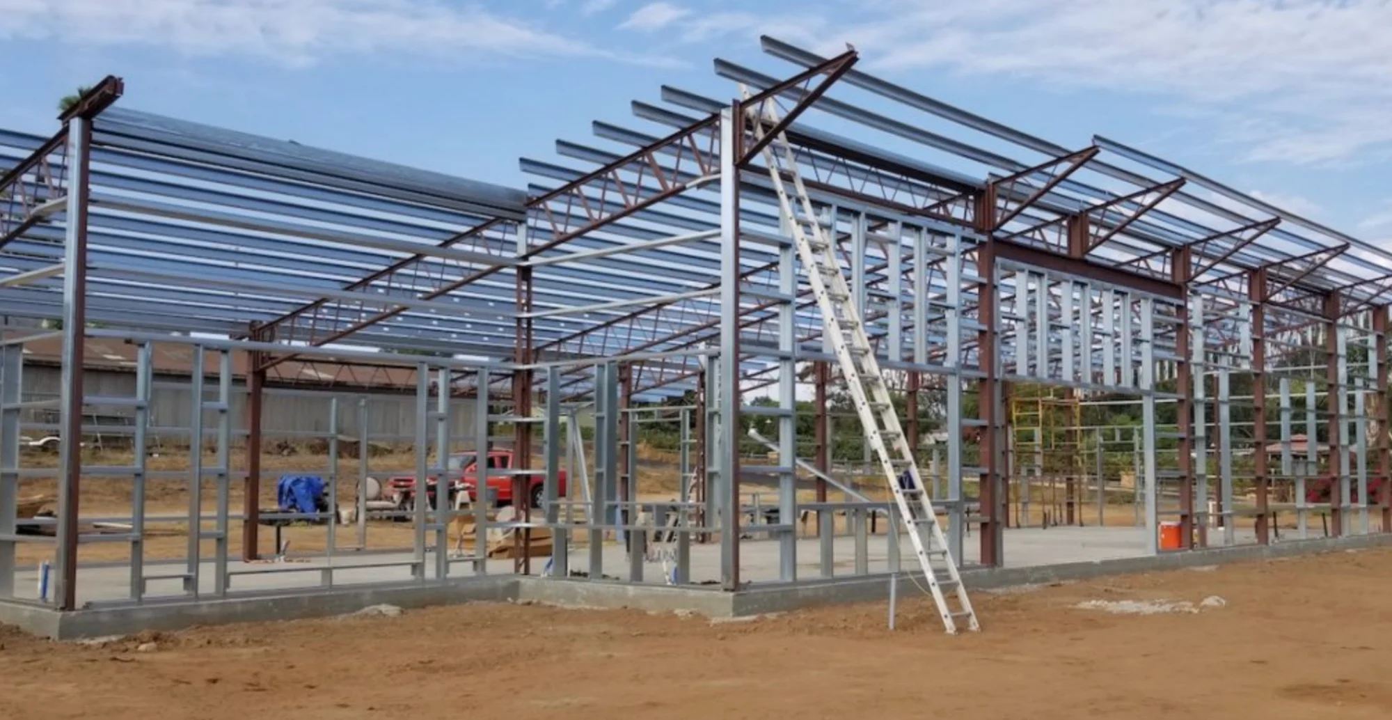 Steel barndo construction in Colorado